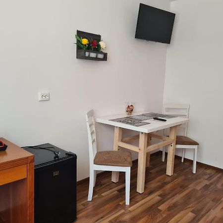 Luca'S Studio 3 ,Close To Therme Bucharest, Airport Otopeni Balotesti Exterior foto
